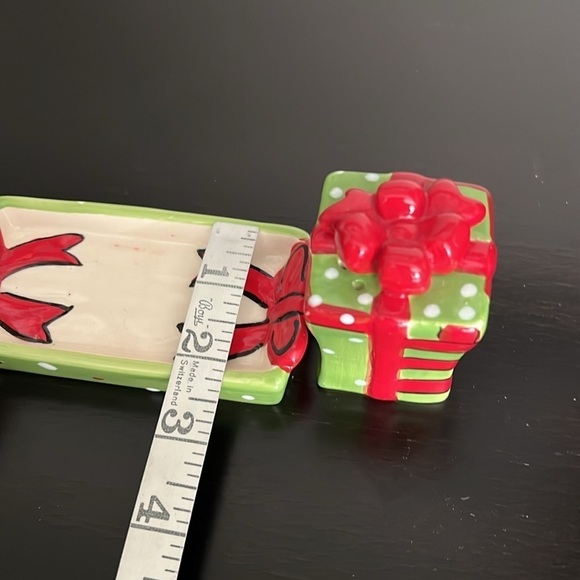 Christmas Salt & Pepper Shaker, ceramic not marked - Picture 6 of 8